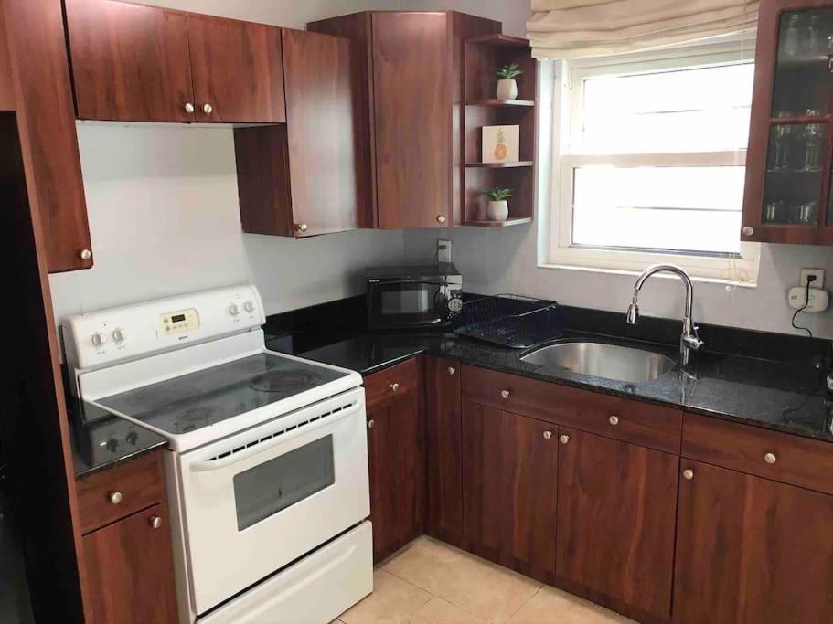 South Beach One Bedroom Condo With Parking Spot Miami Beach Exterior photo